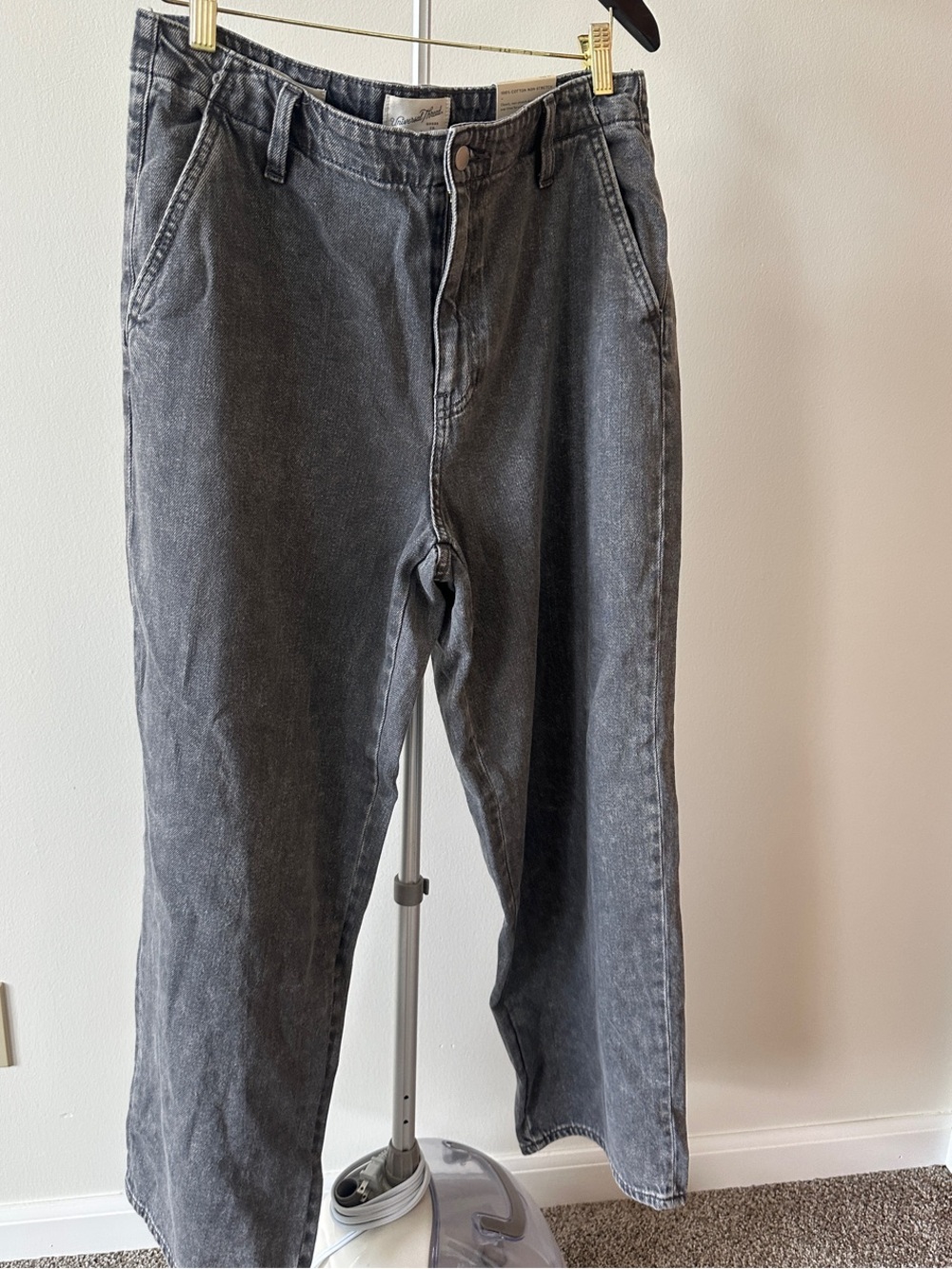 Universal Thread Women's Straight Leg Jeans in Washed Charcoal